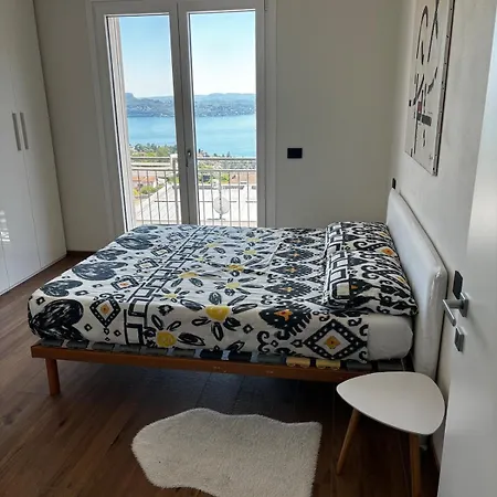 Moderno Vista Sul Maggiore Διαμέρισμα *